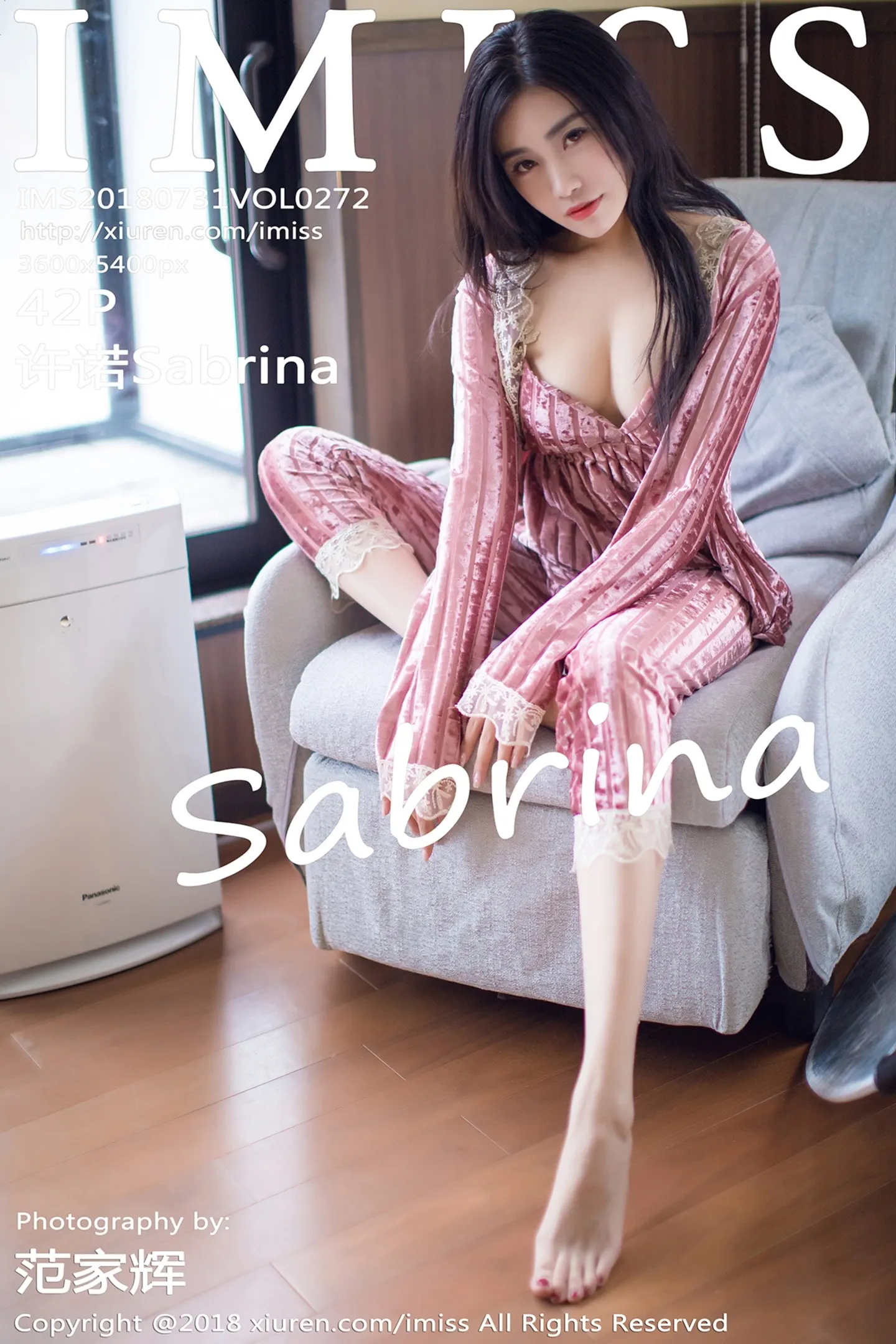 [IMISS爱蜜社]Vol.272_女神许诺Sabrina北海道旅拍闪亮酒红色V领睡袍性感写真42P-秀人网 - XiuRen.Pro